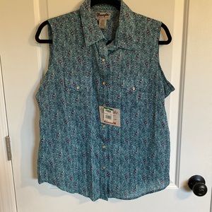Wrangler blue paisley button tank large